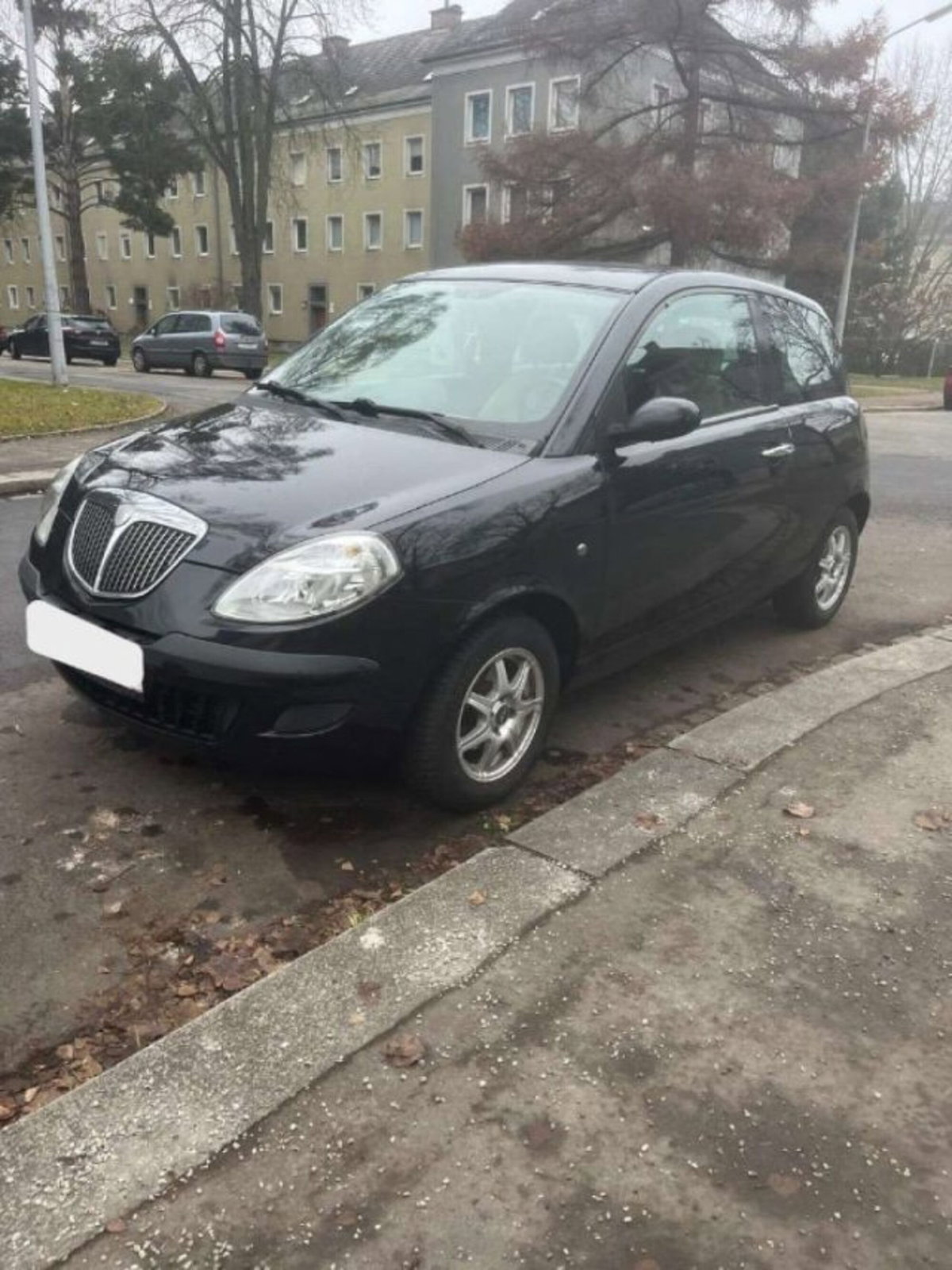 Lancia Ypsilon 1.2 (2)