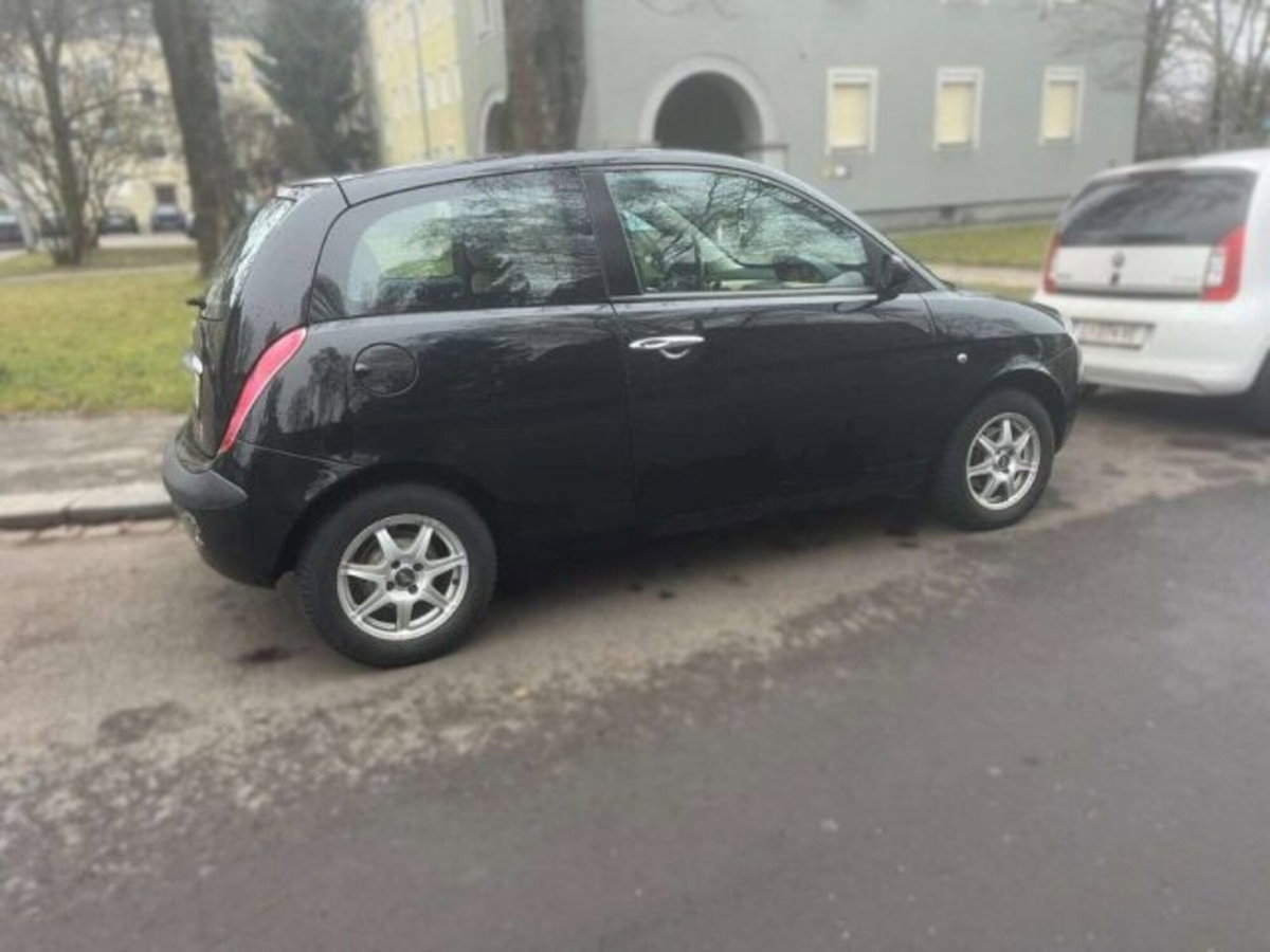 Lancia Ypsilon 1.2 (5)