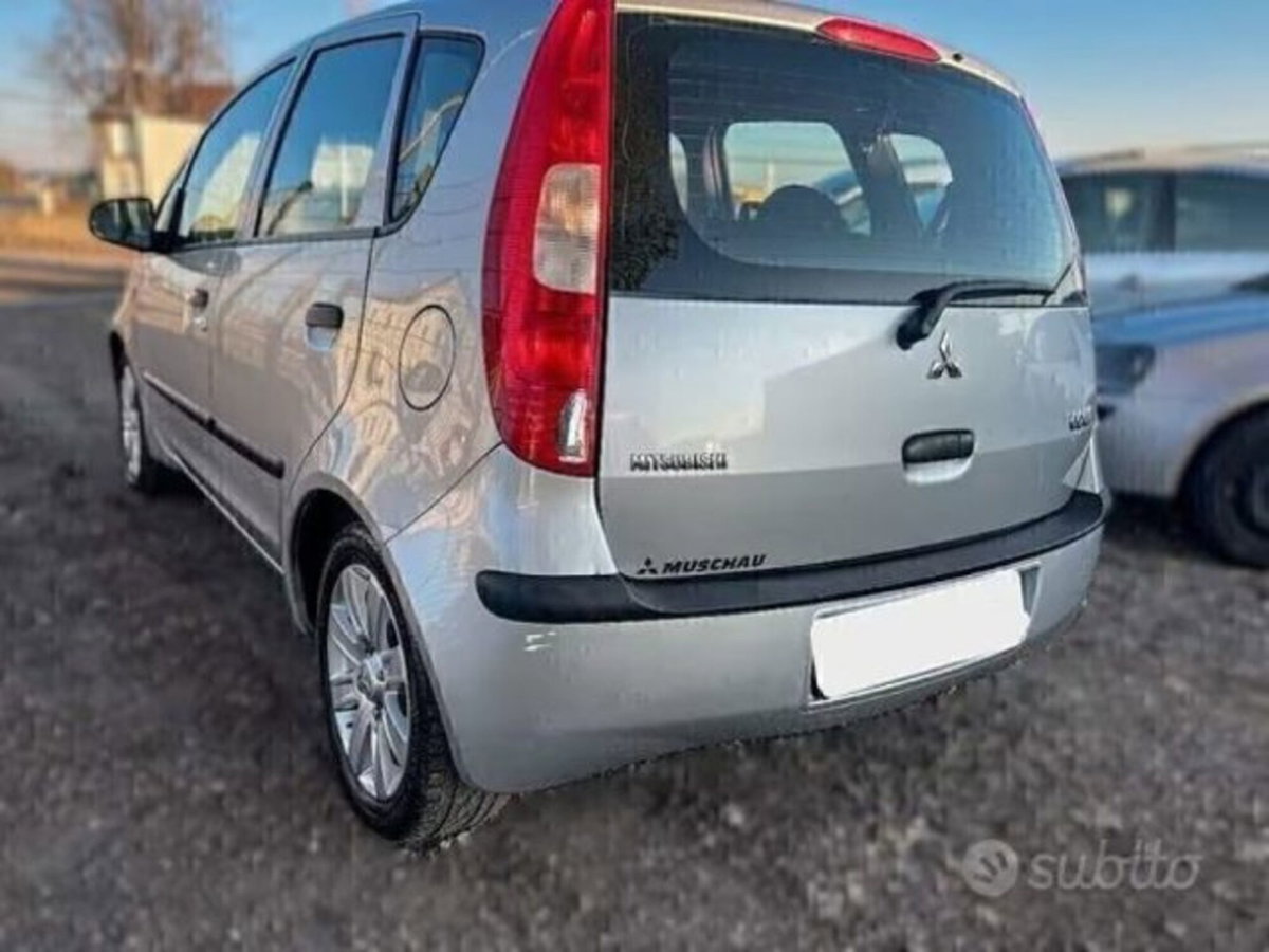 Mitsubishi Colt 1.1 12V 3p. Inform (5)