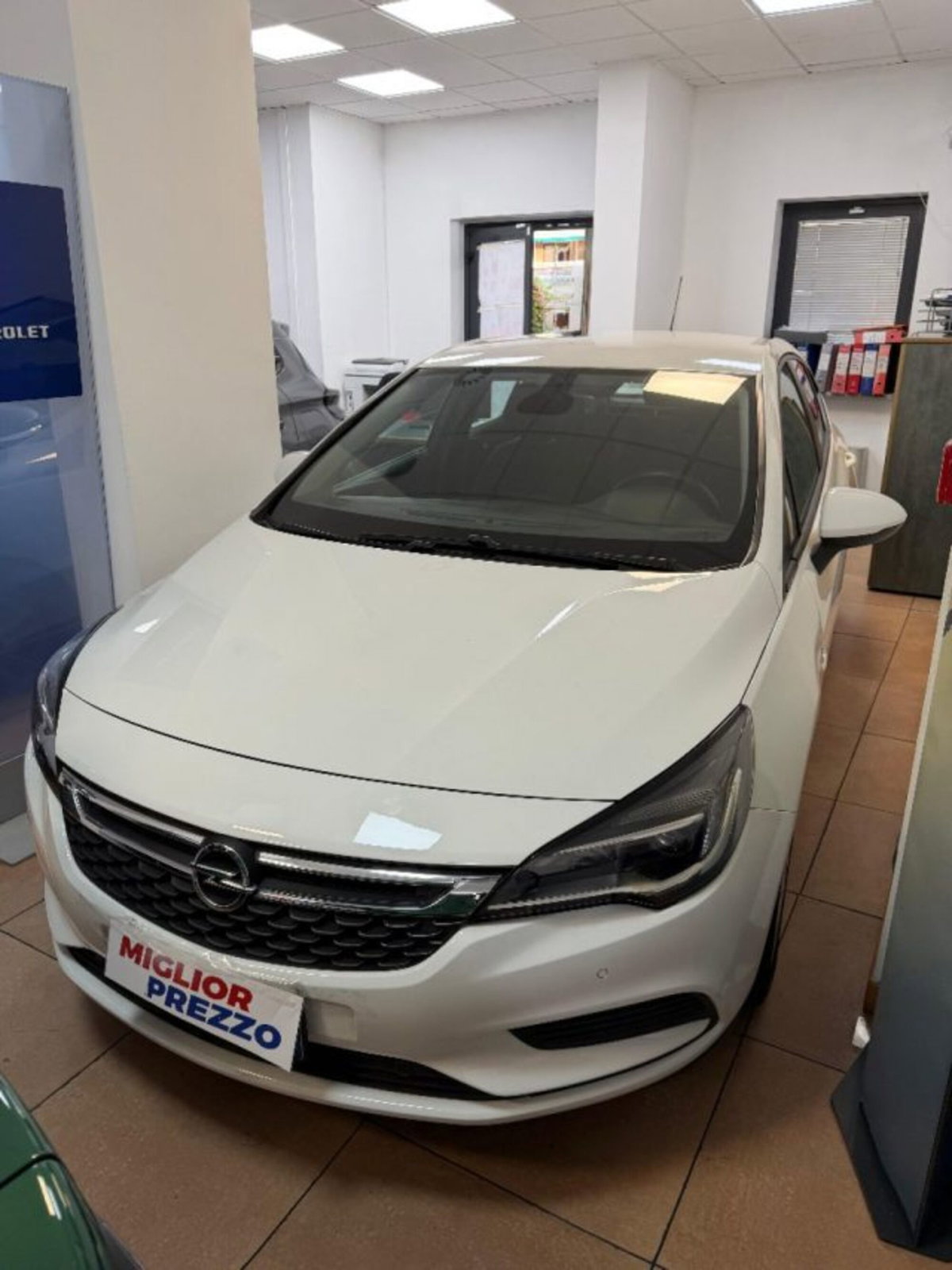 Opel Astra 1.0 Turbo ecoFLEStart&Stop 5 porte Innovation (2)