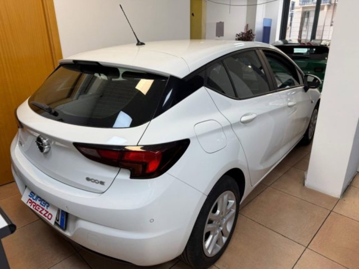 Opel Astra 1.0 Turbo ecoFLEStart&Stop 5 porte Innovation (4)