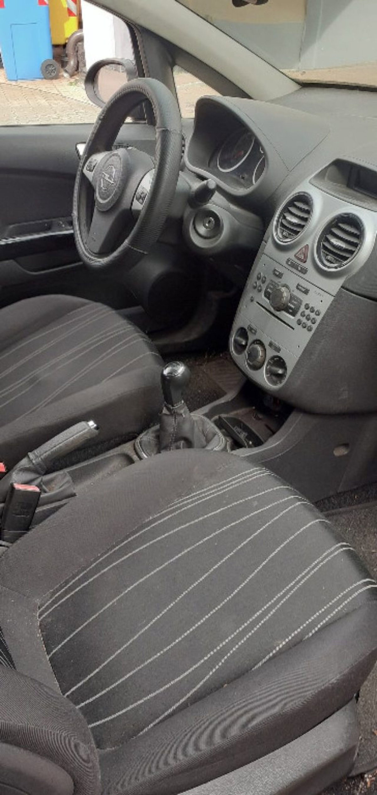 Opel Corsa 1.2 5 porte Cosmo (4)