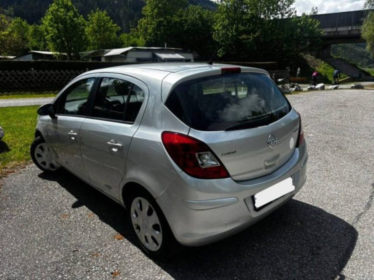 Opel Corsa 1.2 85CV 5 porte GPL-TECH Club (5)