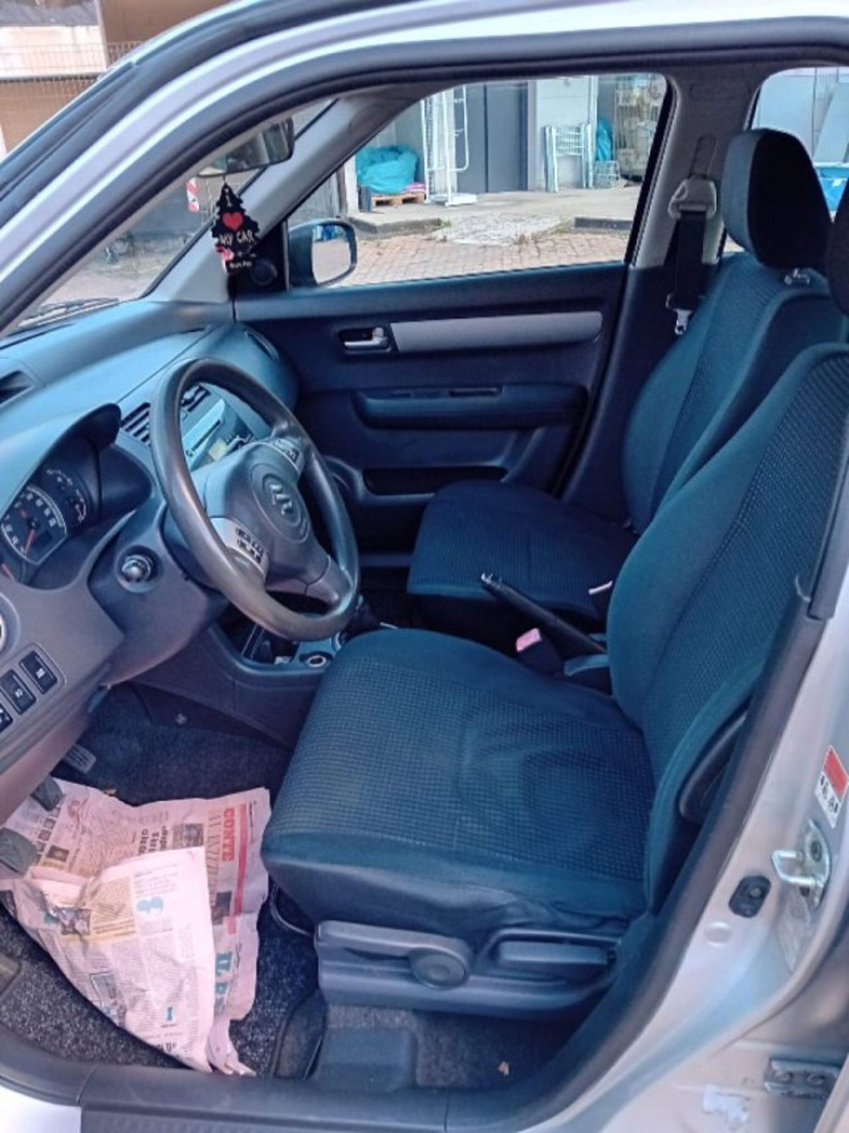 Suzuki Swift 1.3 5p. GLX (4)