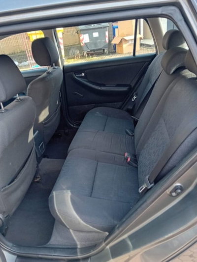 Toyota Corolla Station Wagon 2.0 tdi D-4D Station Wagon (8)