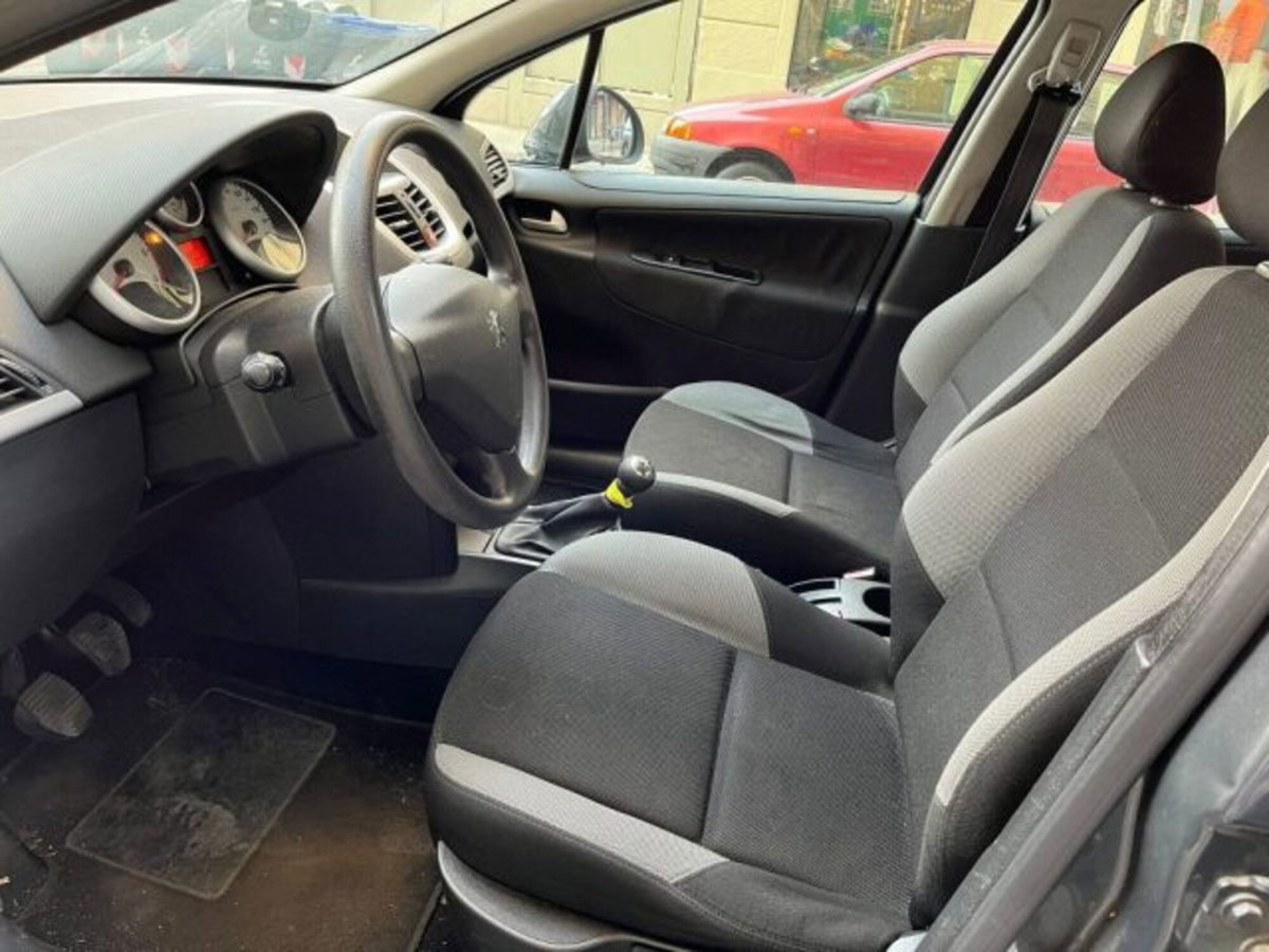 Peugeot 207 SW 8V 75CV Energie (9)