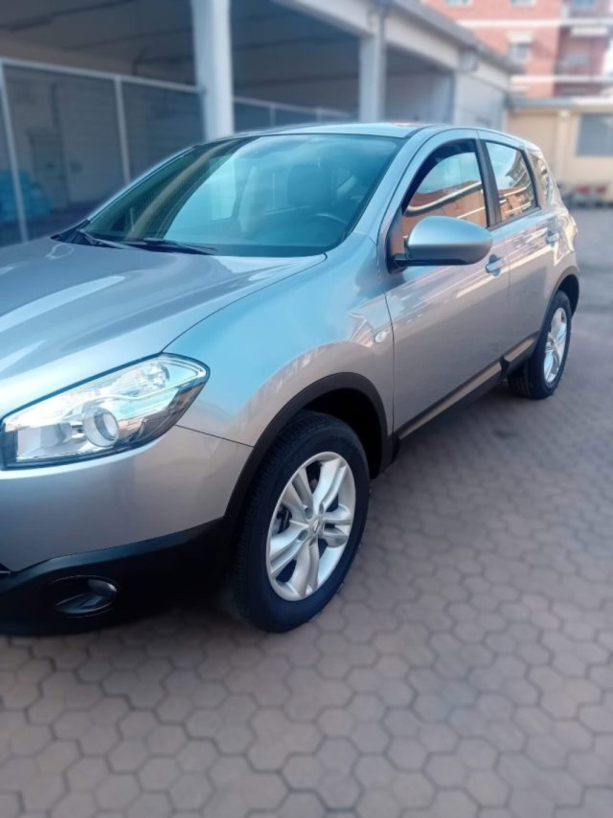 Nissan Qashqai 1.6 16V Tekna (2)