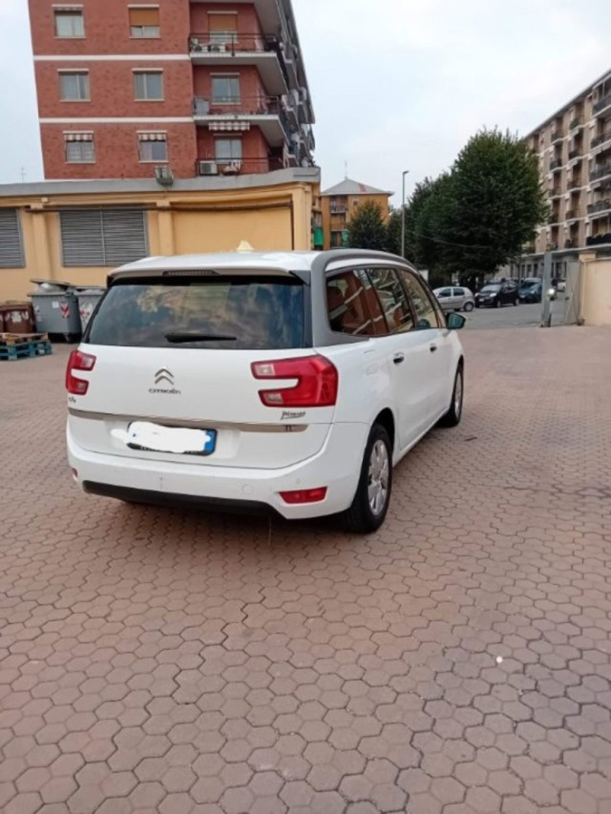 Citroen Grand C4 Picasso PureTech 130 S&S Exclusive (3)