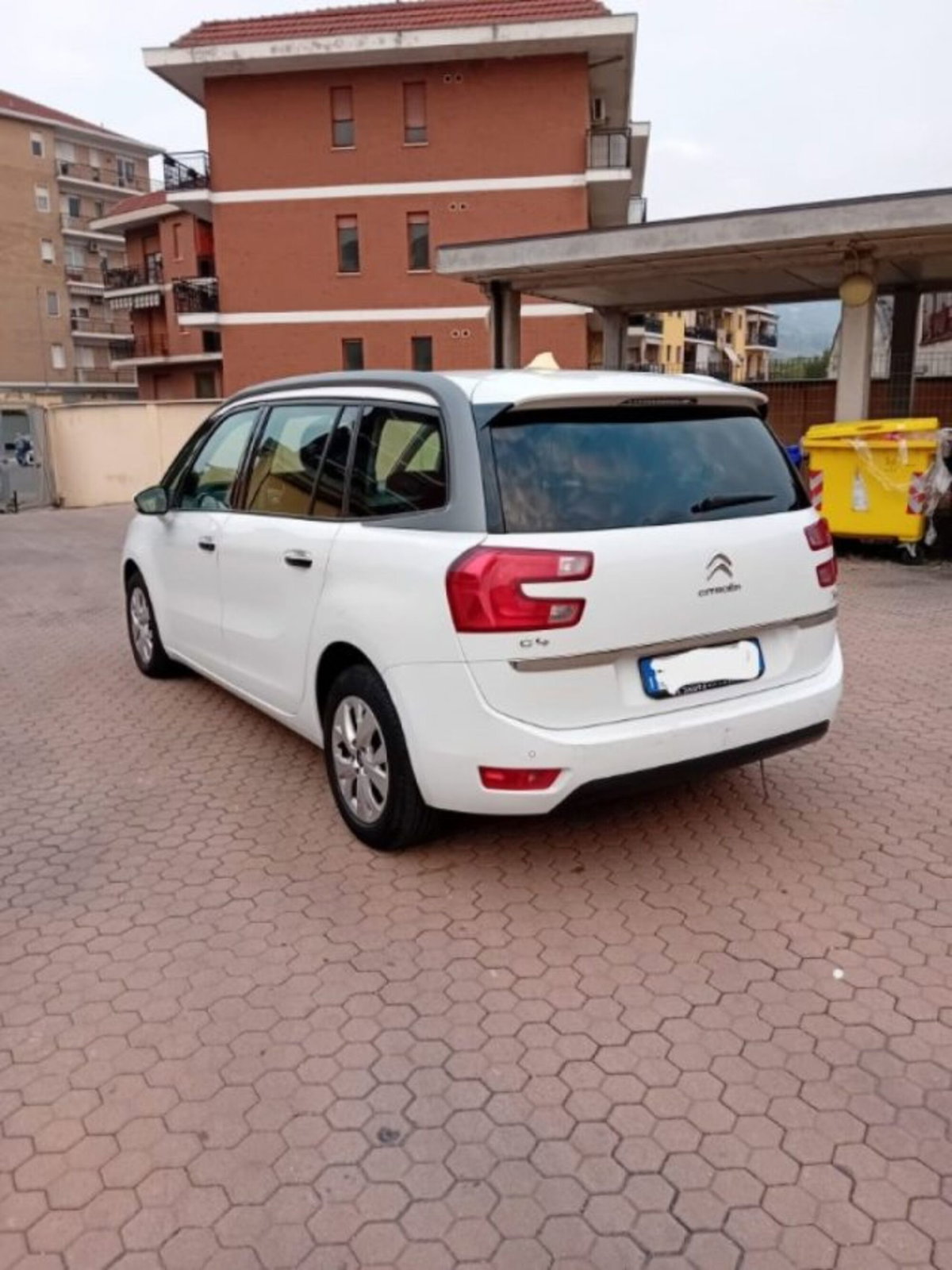 Citroen Grand C4 Picasso PureTech 130 S&S Exclusive (4)