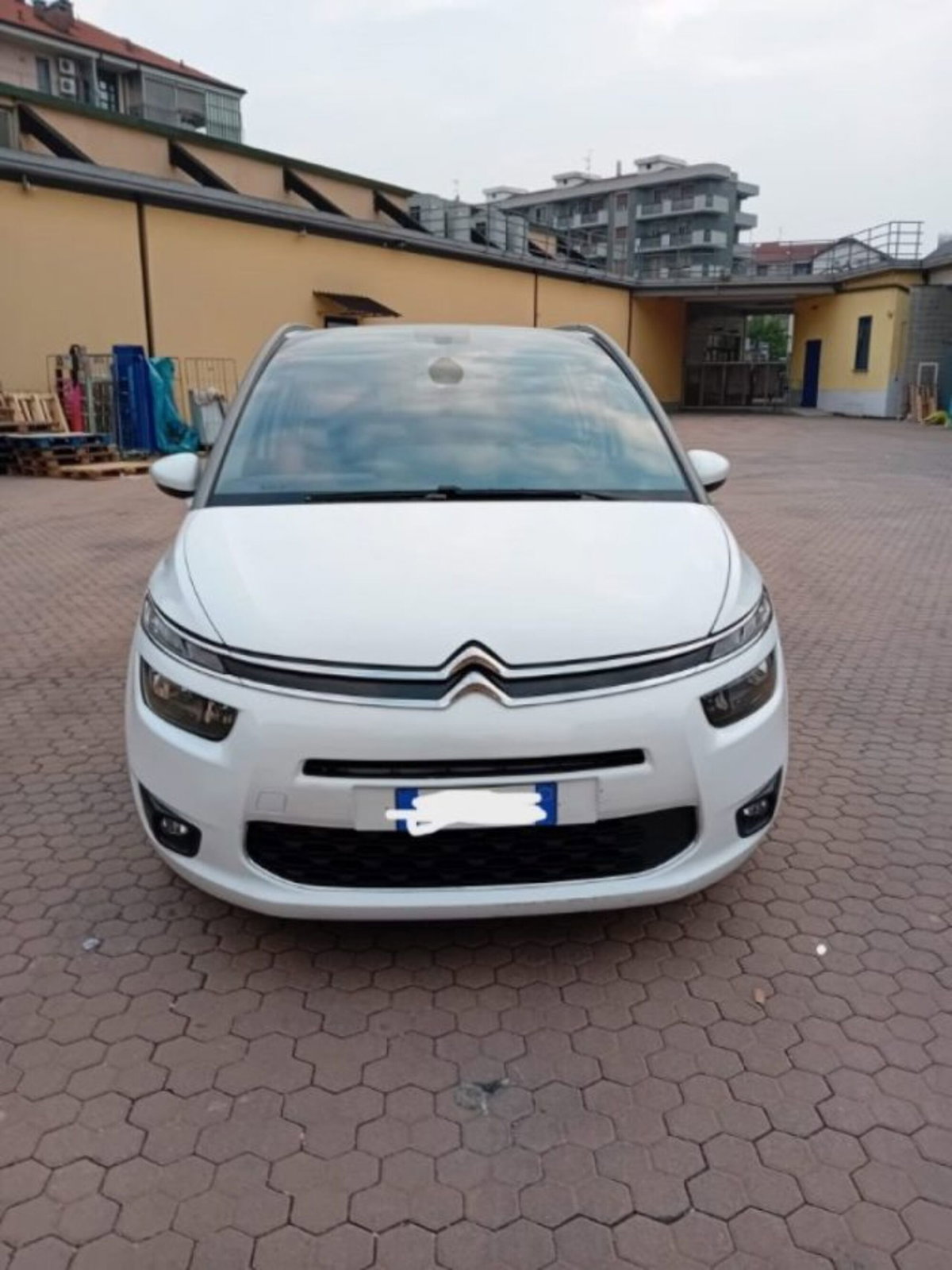 Citroen Grand C4 Picasso PureTech 130 S&S Exclusive (5)
