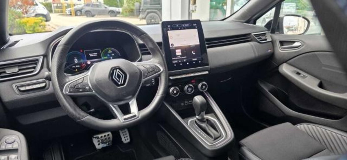 Renault Clio Full Hybrid E-Tech 145 CV 5 porte Techno (11)