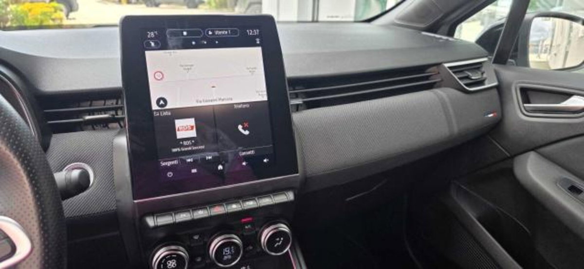 Renault Clio Full Hybrid E-Tech 145 CV 5 porte Techno (15)