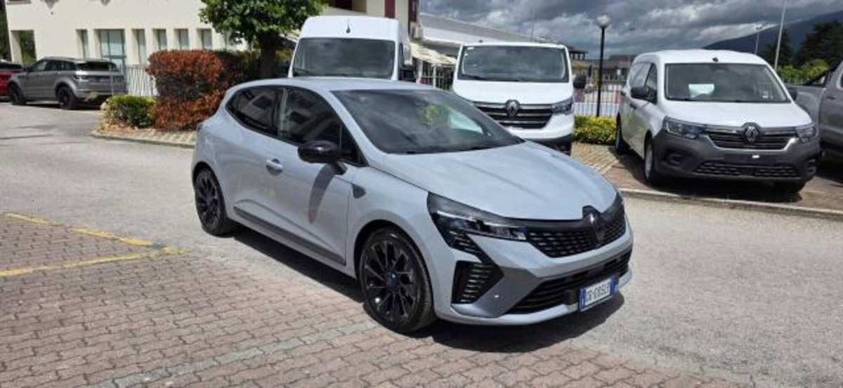 Renault Clio Full Hybrid E-Tech 145 CV 5 porte Techno (2)