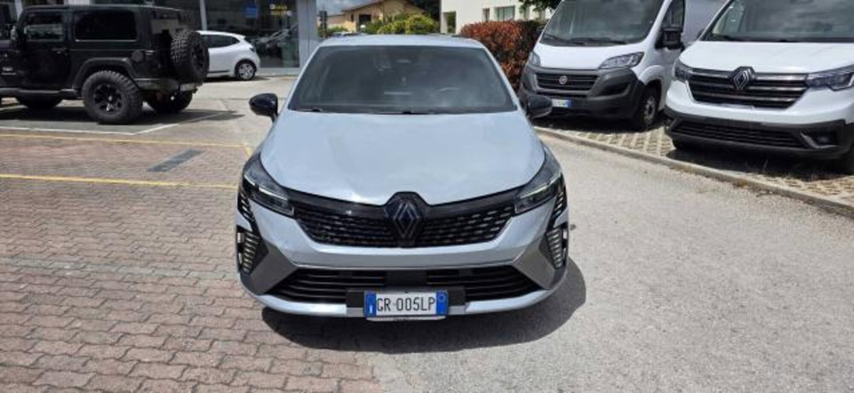 Renault Clio Full Hybrid E-Tech 145 CV 5 porte Techno (4)