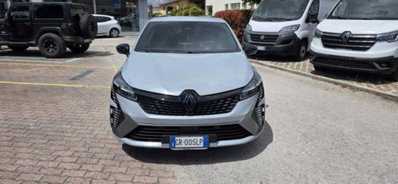 Renault Clio Full Hybrid E-Tech 145 CV 5 porte Techno (4)