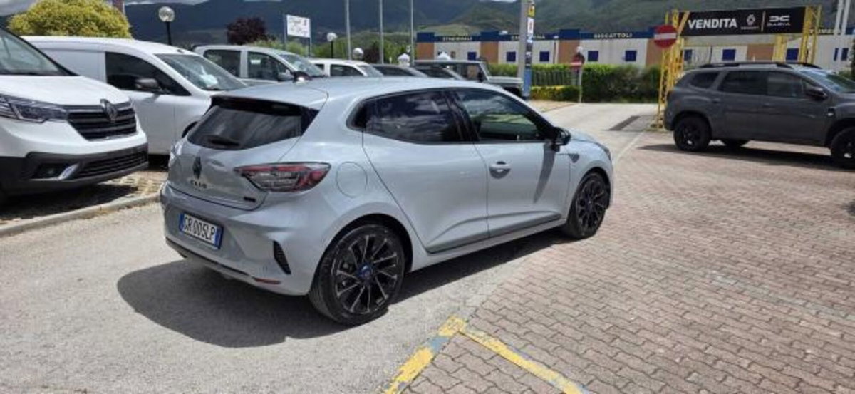 Renault Clio Full Hybrid E-Tech 145 CV 5 porte Techno (6)