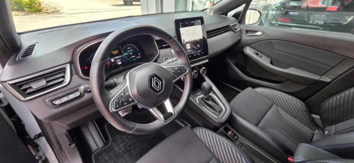 Renault Clio Full Hybrid E-Tech 145 CV 5 porte Techno (8)