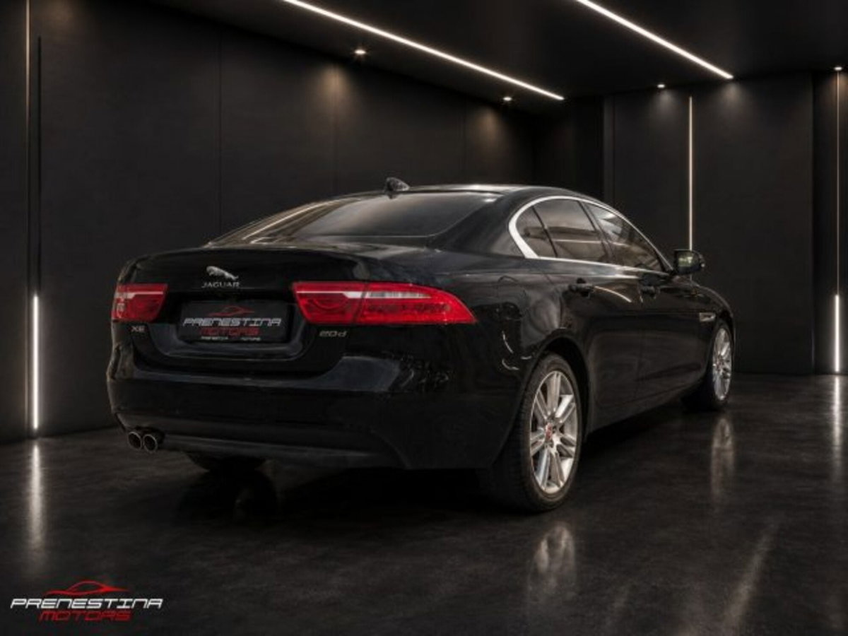 Jaguar XE 2.0 D Turbo 180CV aut. Prestige (4)