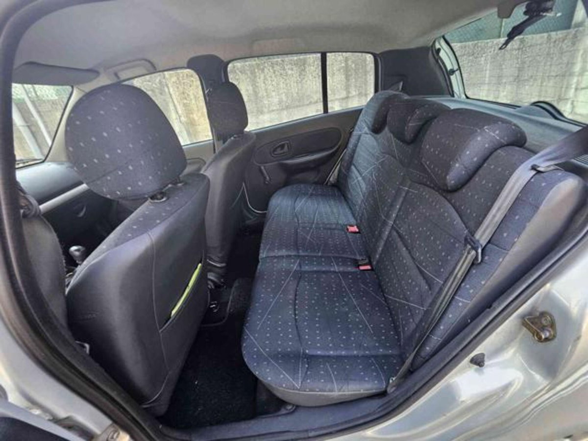 Renault Clio 1.2 16V cat 5 porte Symbol (10)