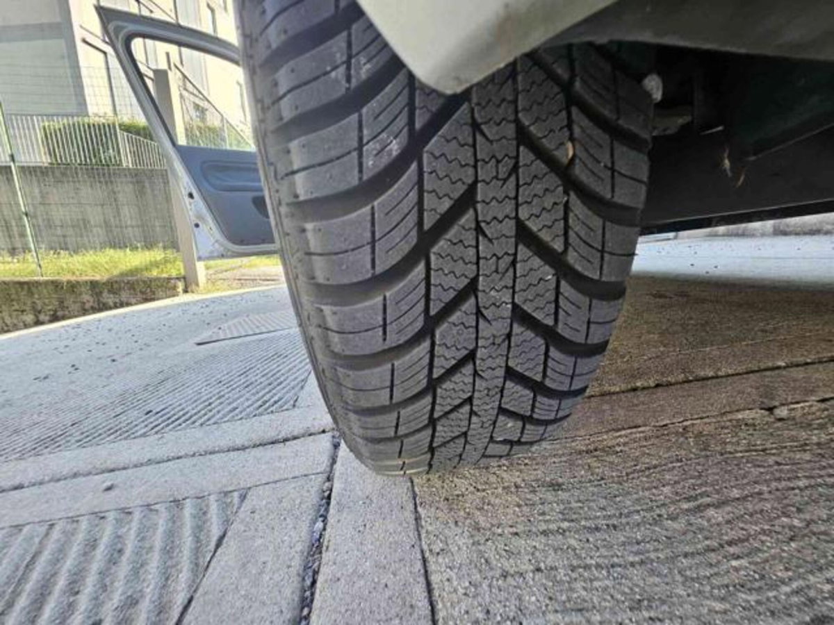 Renault Clio 1.2 16V cat 5 porte Symbol (14)