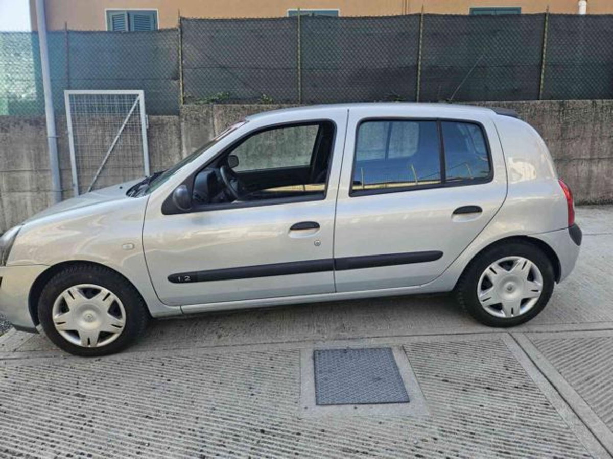 Renault Clio 1.2 16V cat 5 porte Symbol (4)