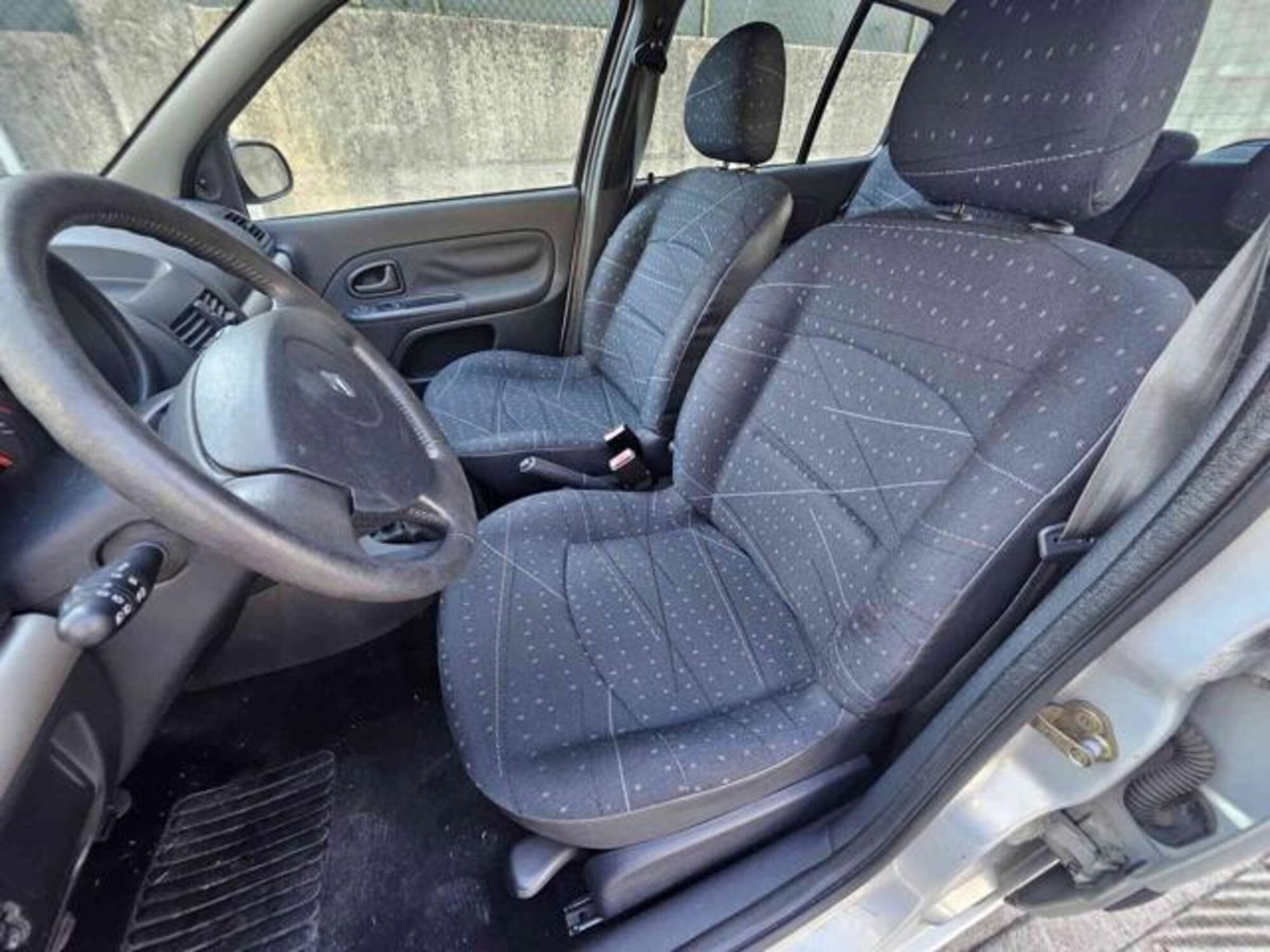 Renault Clio 1.2 16V cat 5 porte Symbol (9)