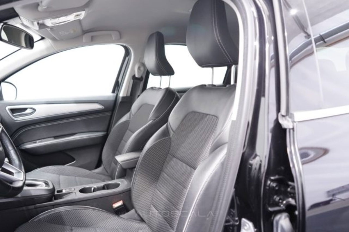 Renault Arkana E-Tech 145 CV Intens (10)