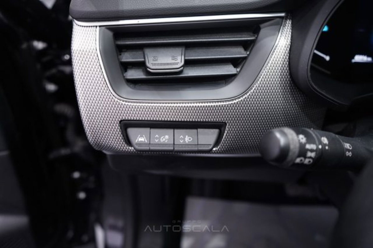 Renault Arkana E-Tech 145 CV Intens (11)