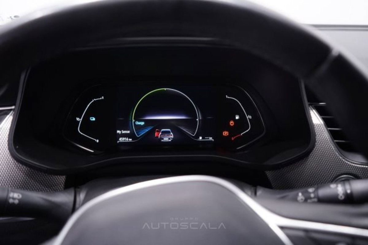 Renault Arkana E-Tech 145 CV Intens (12)