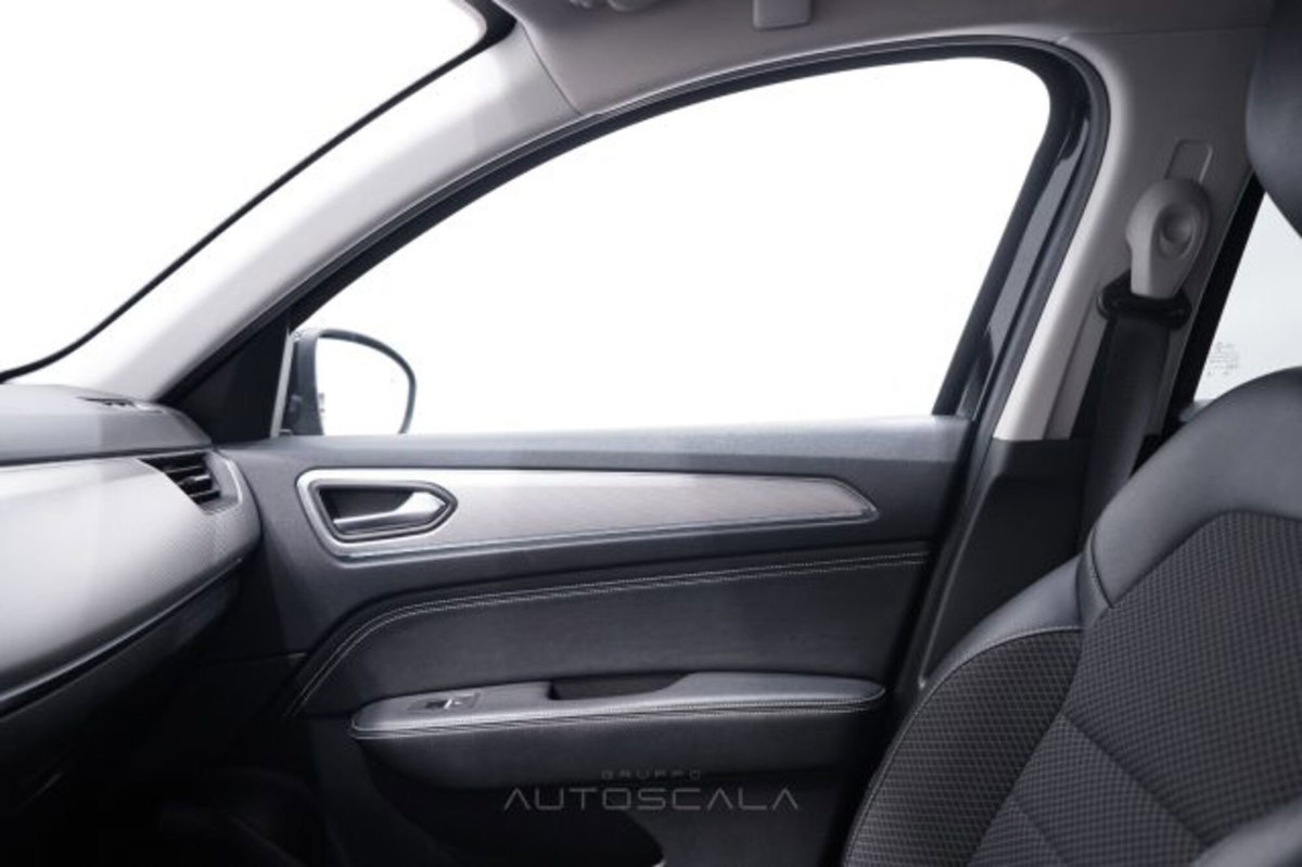 Renault Arkana E-Tech 145 CV Intens (18)