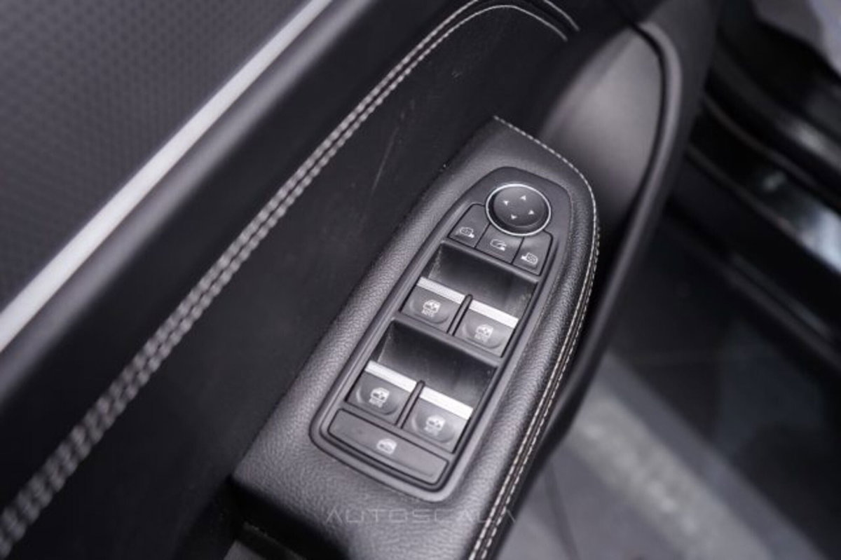 Renault Arkana E-Tech 145 CV Intens (9)