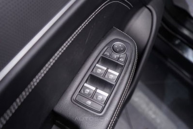 Renault Arkana E-Tech 145 CV Intens (9)