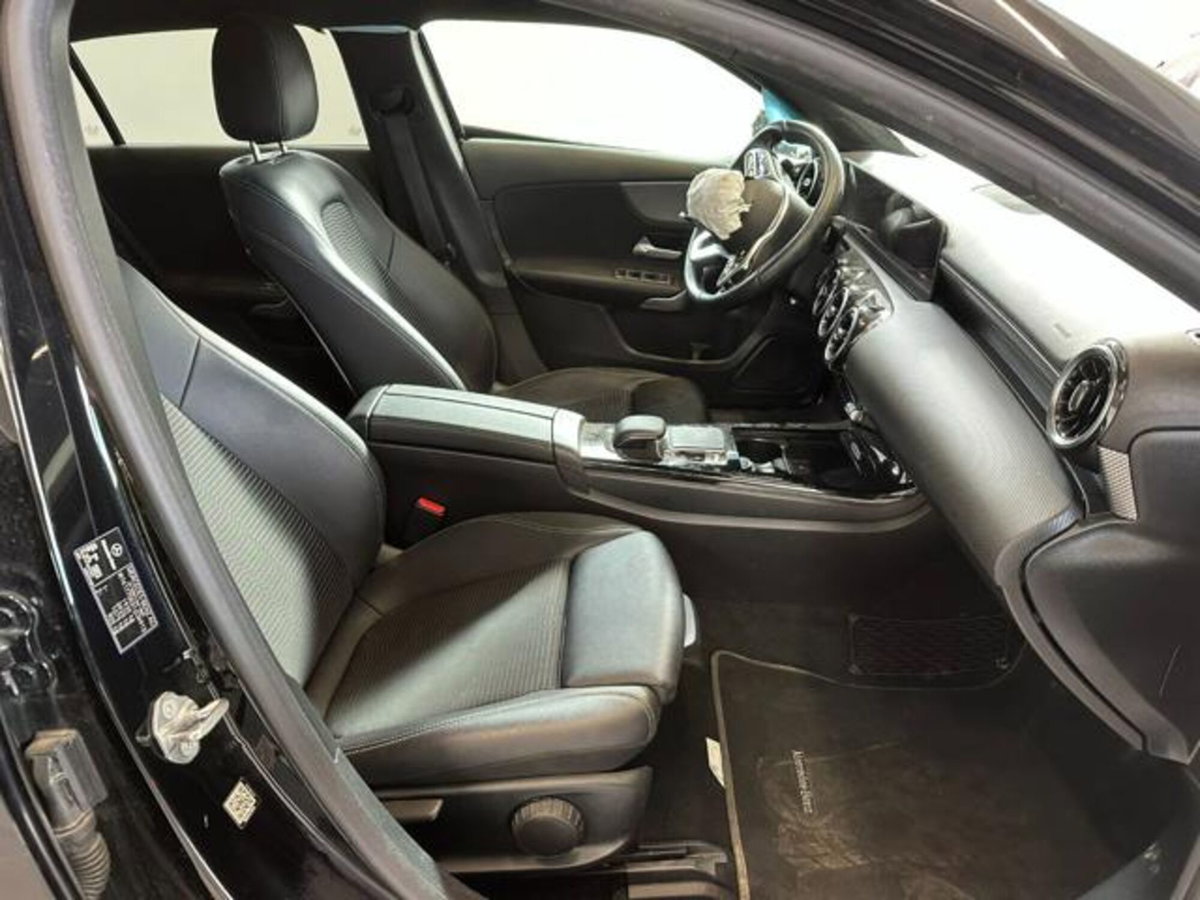 Mercedes-Benz Classe A Sedan 180 d Automatic 4p. Business (11)