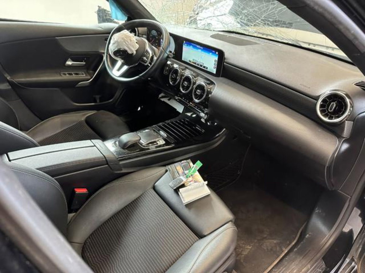 Mercedes-Benz Classe A Sedan 180 d Automatic 4p. Business (13)