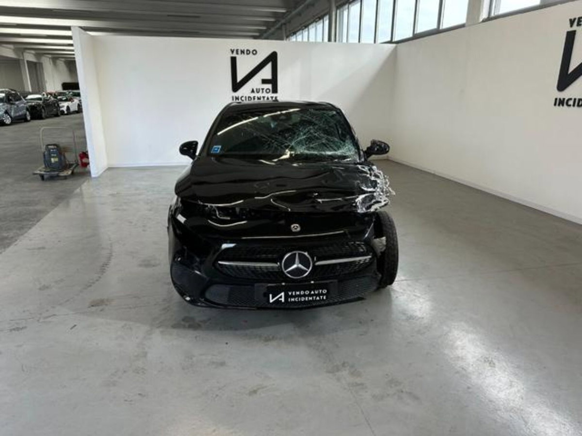 Mercedes-Benz Classe A Sedan 180 d Automatic 4p. Business (2)