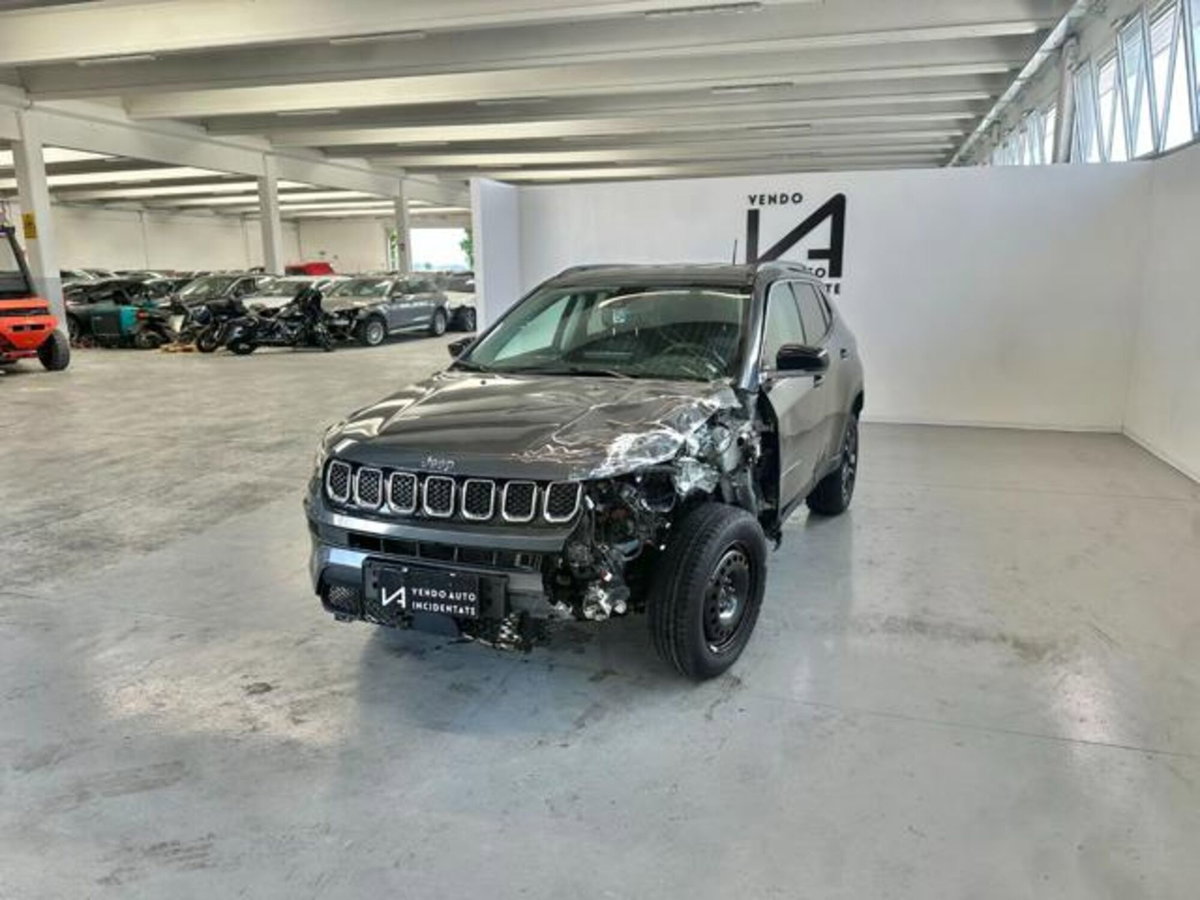 Jeep Compass 1.3 T4 190CV PHEV AT6 4xe Limited (3)
