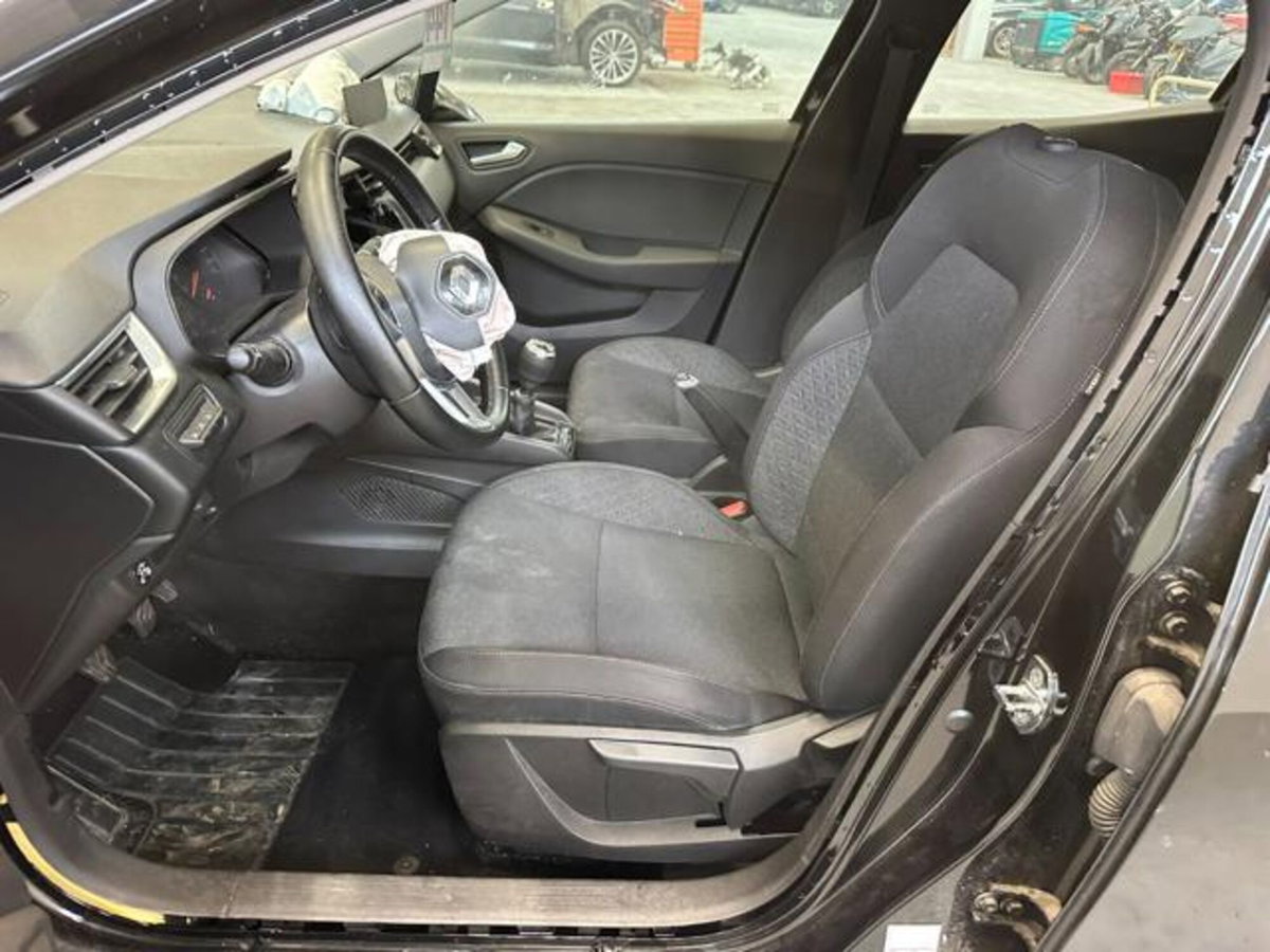 Renault Clio 1.0 tce Techno Gpl 100cv (10)