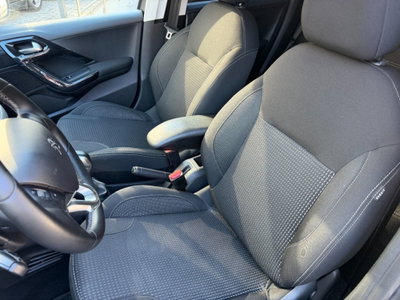 Peugeot 208 82 5 porte Allure (10)