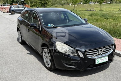 Volvo V60 D3 Geartronic Kinetic (3)