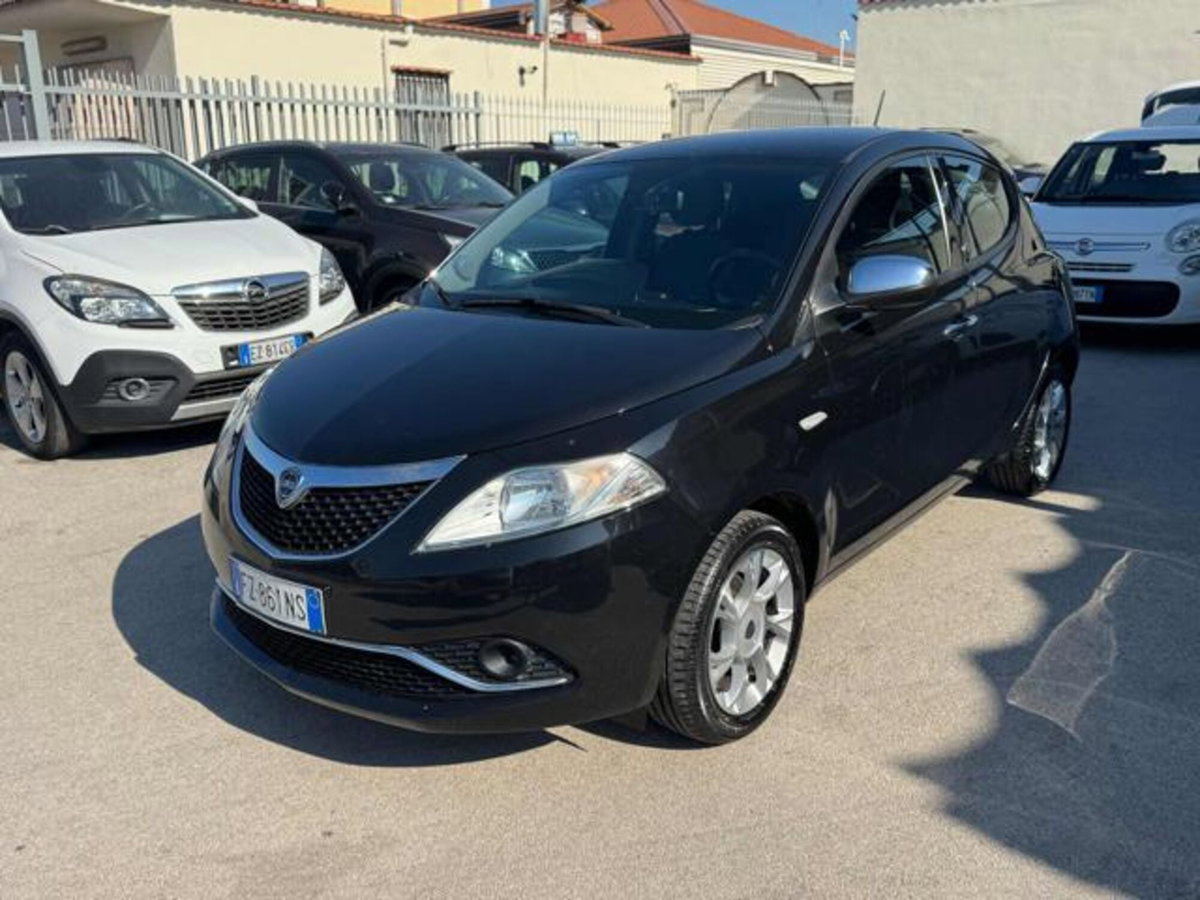 Lancia Ypsilon 1.2 69 CV 5 porte GPL Gold Plus