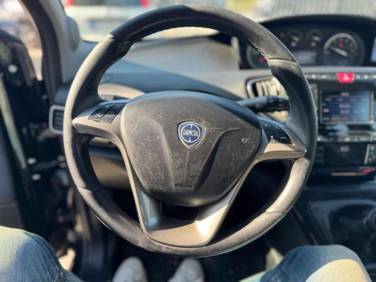Lancia Ypsilon 1.2 69 CV 5 porte GPL Gold Plus (10)