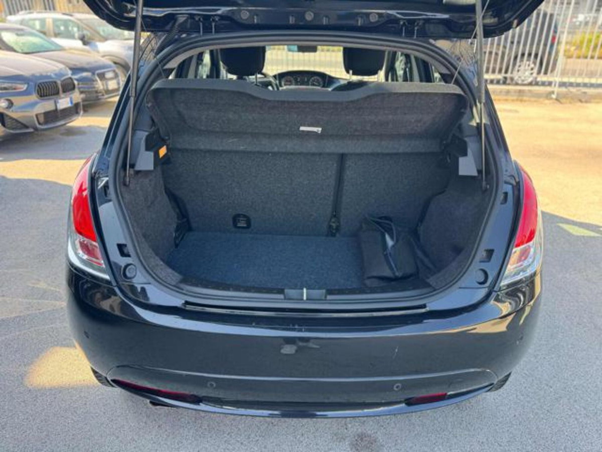 Lancia Ypsilon 1.2 69 CV 5 porte GPL Gold Plus (18)