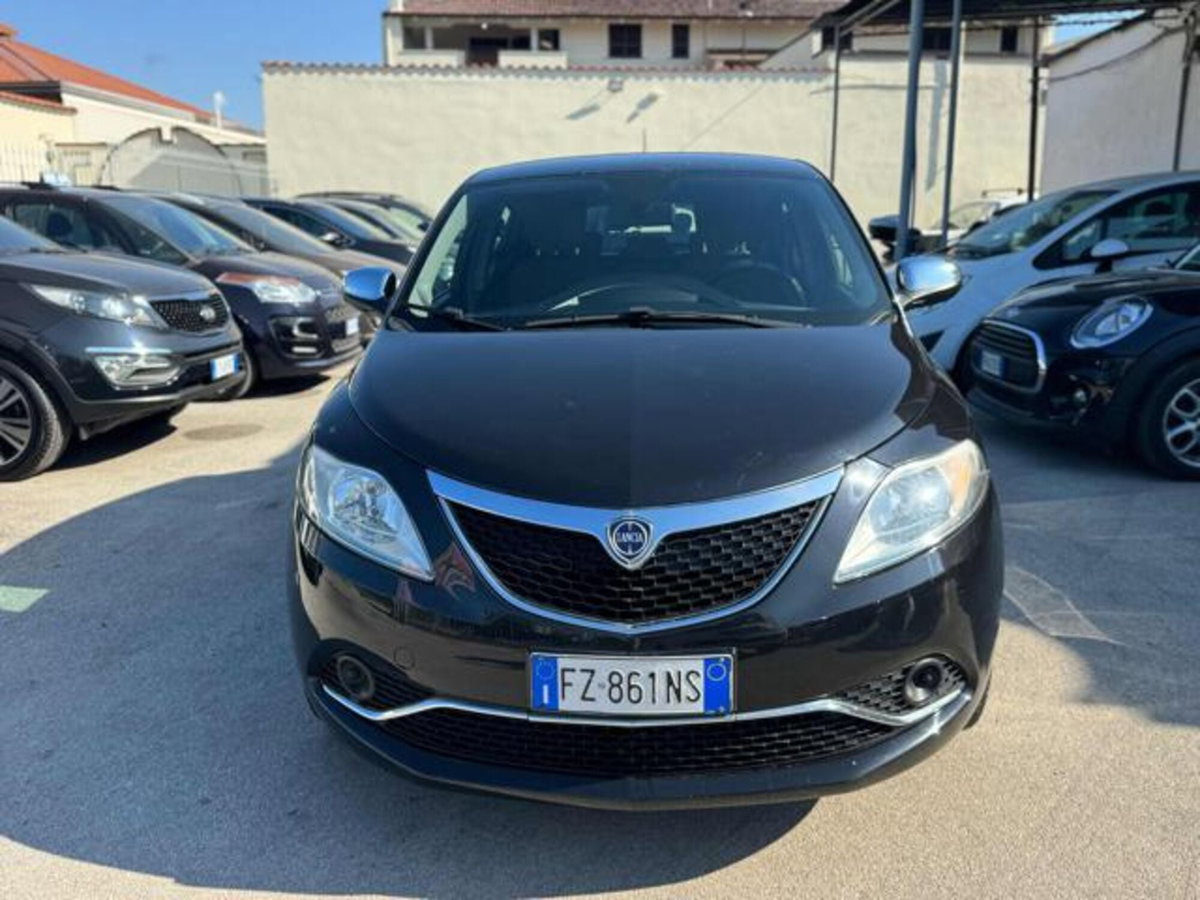 Lancia Ypsilon 1.2 69 CV 5 porte GPL Gold Plus (2)