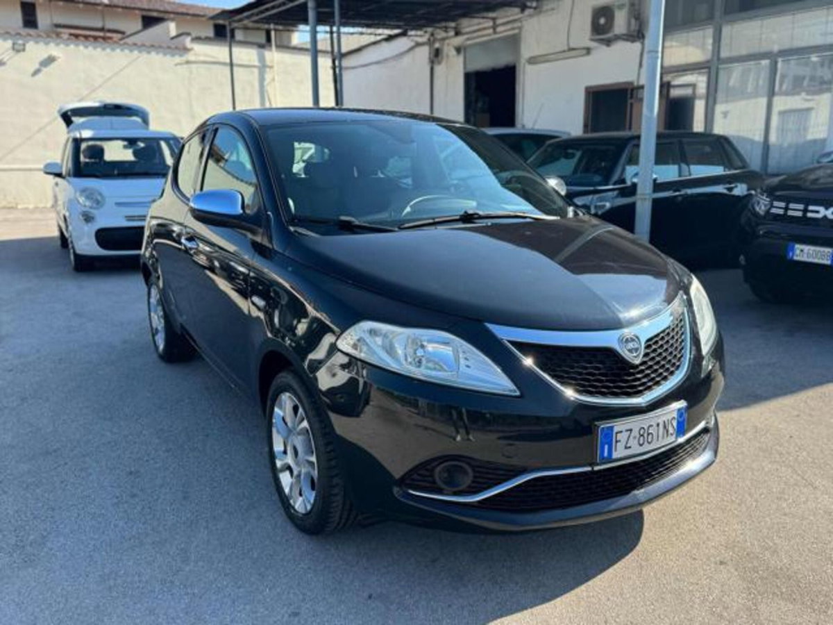 Lancia Ypsilon 1.2 69 CV 5 porte GPL Gold Plus (3)