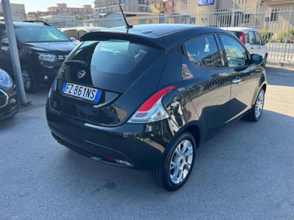Lancia Ypsilon 1.2 69 CV 5 porte GPL Gold Plus (4)