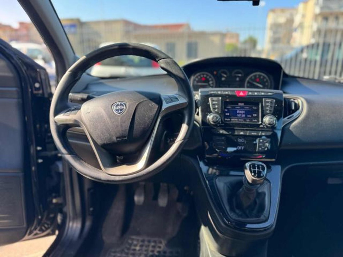 Lancia Ypsilon 1.2 69 CV 5 porte GPL Gold Plus (9)