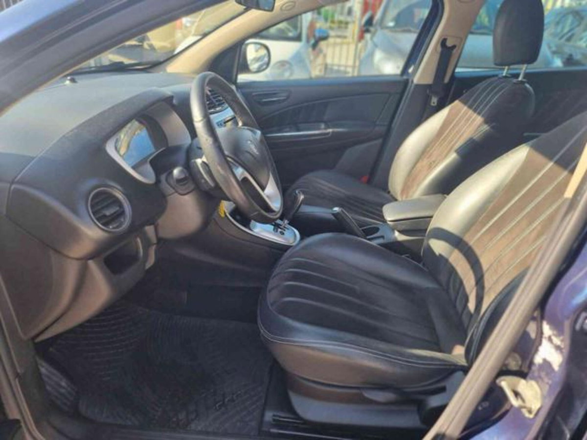 Lancia Delta 1.6 MJT DPF Oro (10)