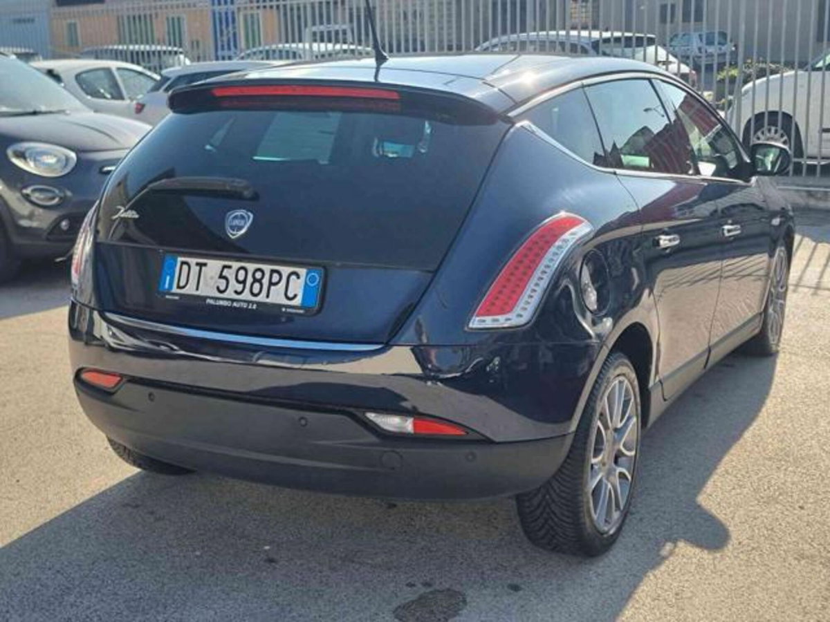 Lancia Delta 1.6 MJT DPF Oro (4)