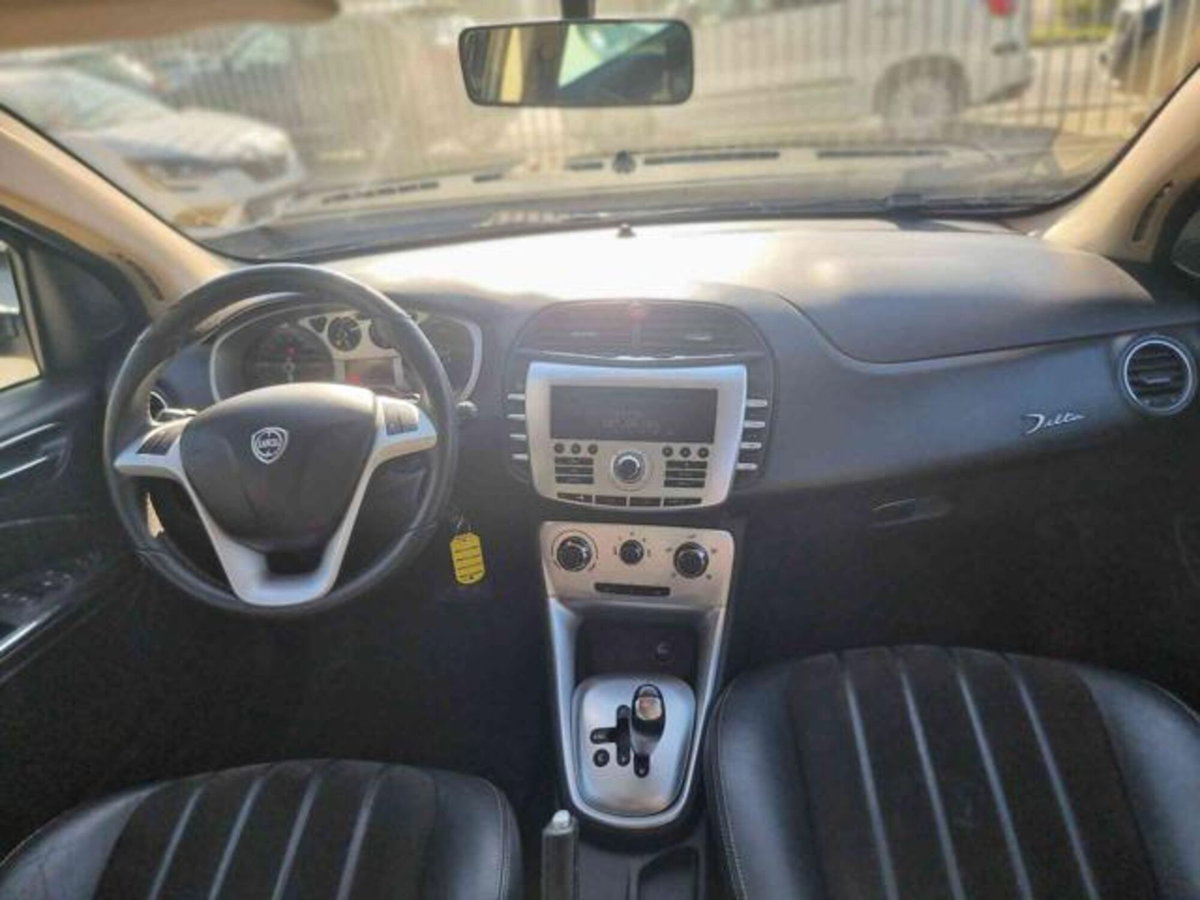 Lancia Delta 1.6 MJT DPF Oro (8)