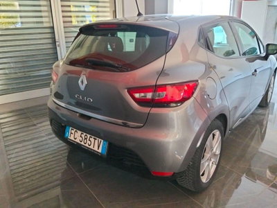 Renault Clio 1.2 75CV 5 porte Zen (2)
